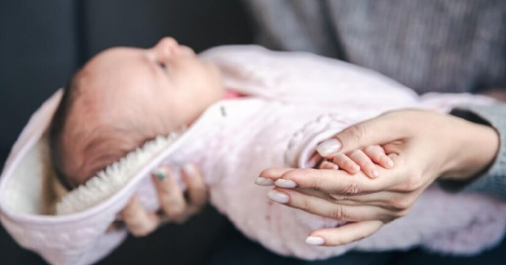 How to Handle Newborn Baby Alone